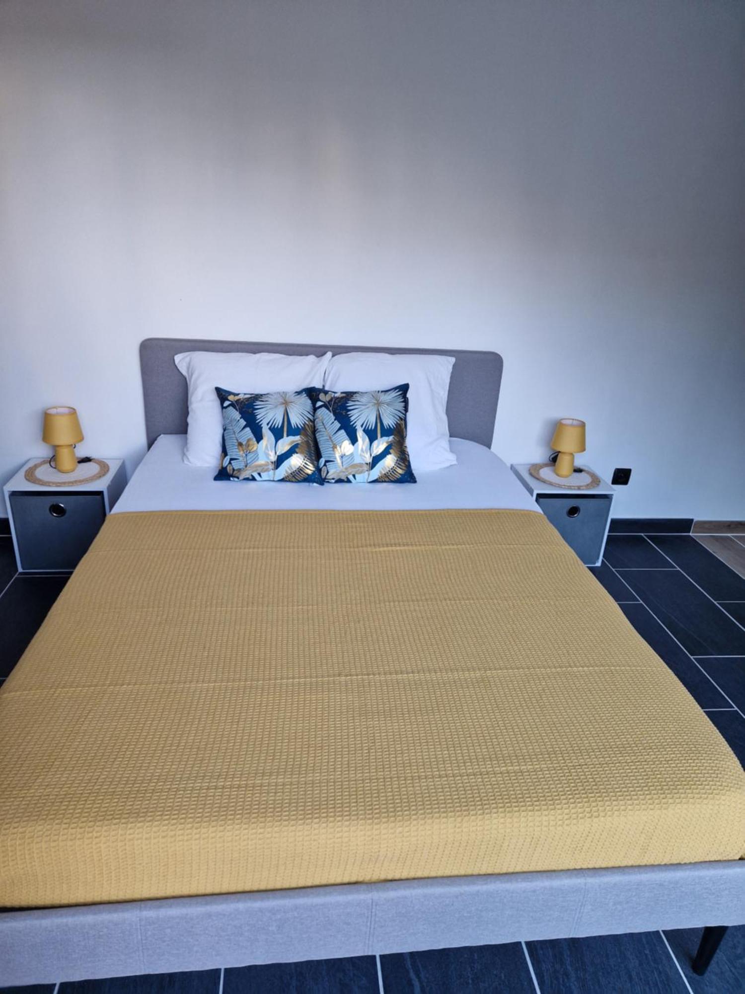 Grand Studio 2 Personnes Saint-Amand-Mont-Rond Zewnętrze zdjęcie